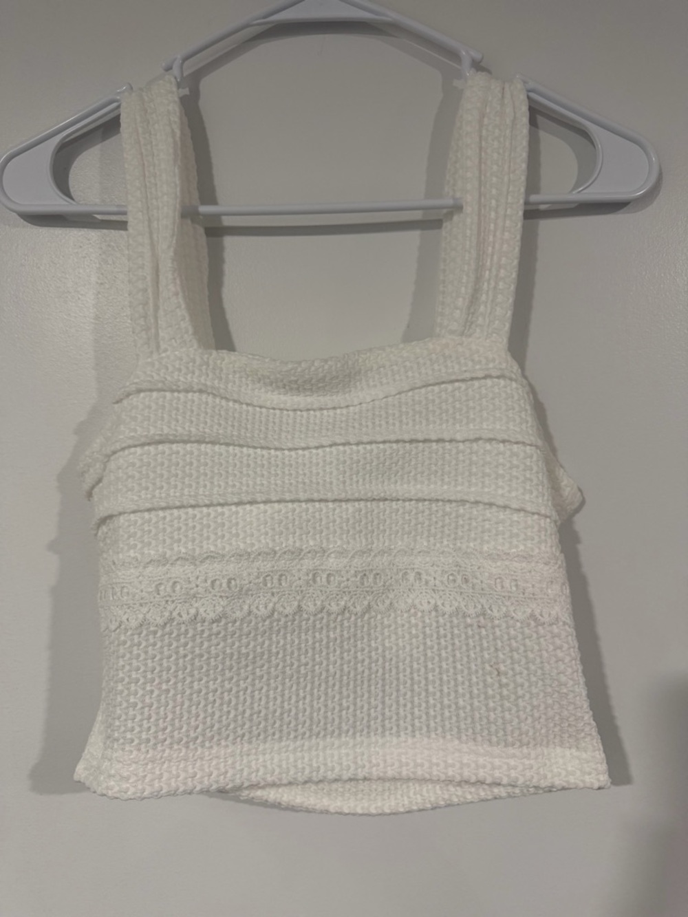 Source Unknown Cream Knit Lace-Trim Crop Tank